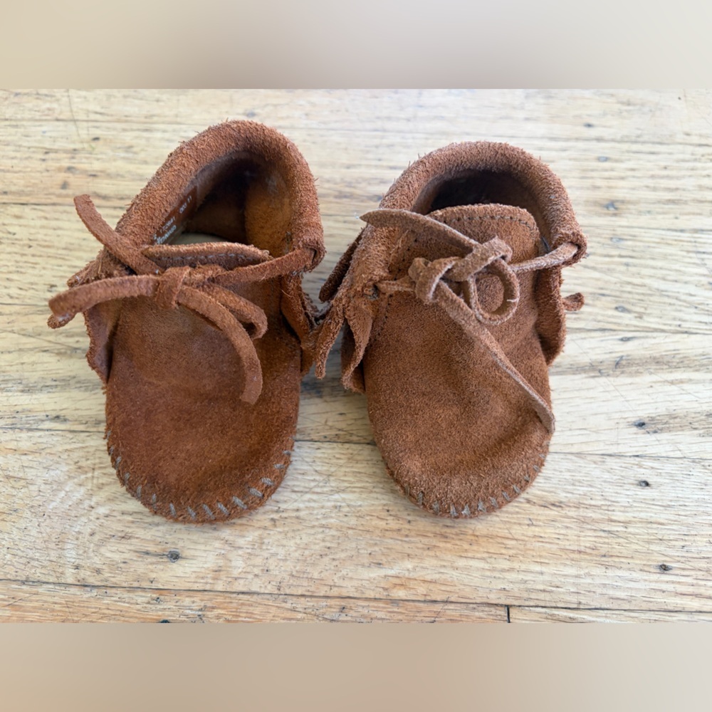 Minnetonka vintage leather crib mocassins